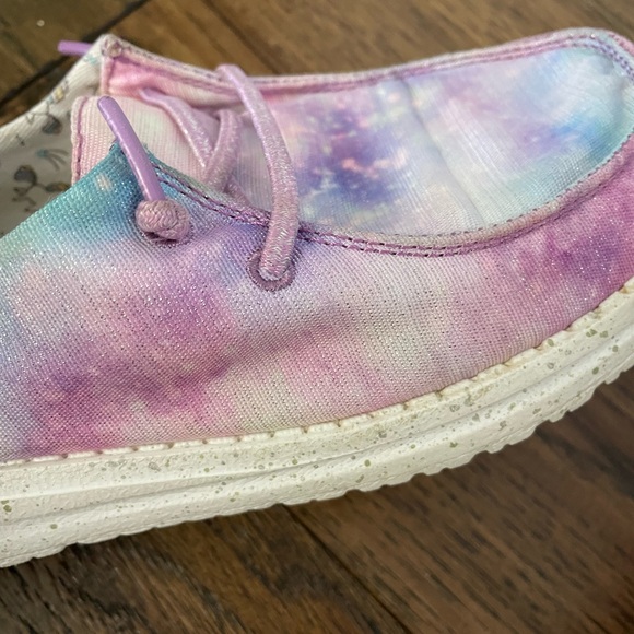 Hey Dude Shoes, size 4.5Y, 5L. - Picture 6 of 9